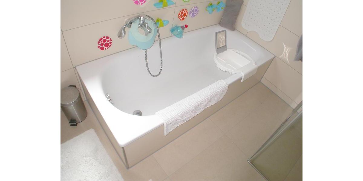 Bad mit Badewanne und Dusche Bild 2