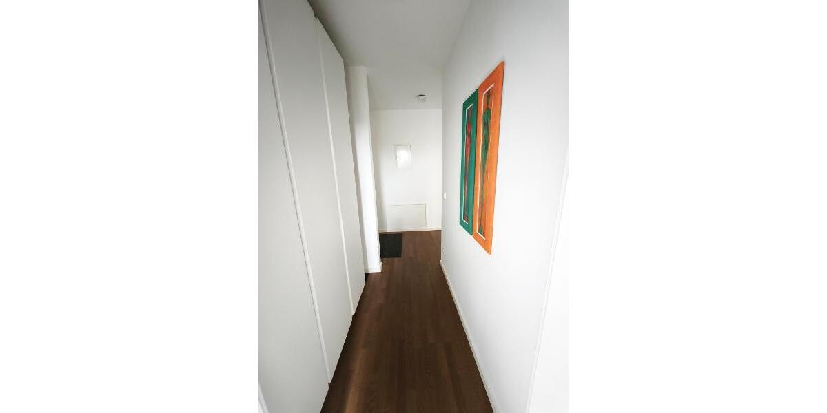 Garderobe (mit Einbauschrank) Bild 2